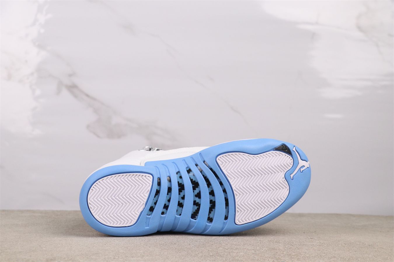 ジョーダン2 ノースカロライナ 今日特価】Air Jordan（エア ジョーダン）AJ12 CT8013 - 112