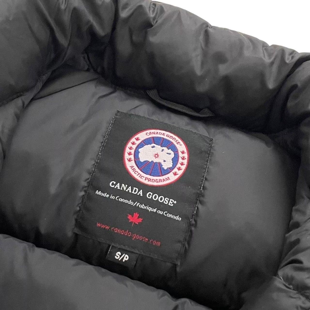 CANADA GOOSE カナダグース ダウンベスト 黒 4131JM ウィンザー メンズ 