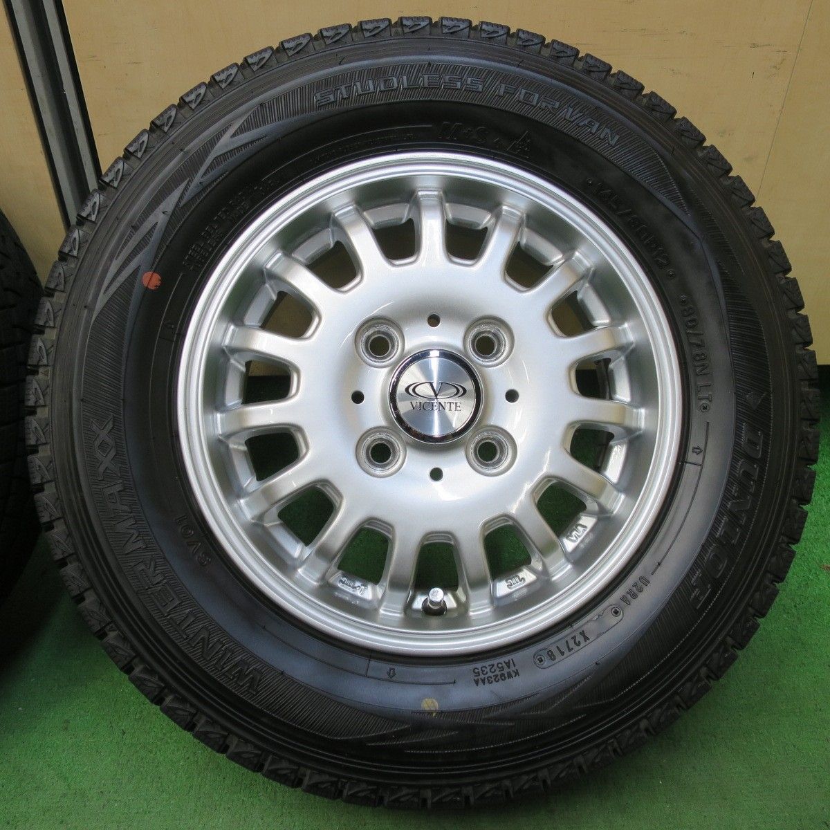 バリ溝 キレイ 9 5分 スタッドレス 145 80 R 12 78 N ダンロップ ウインターマックス SV 01 VICENTE 04 CA ヴィセンテ 12インチ PCD 100 4 H 5060902イス 12インチ以下 タイヤ ホイールセット