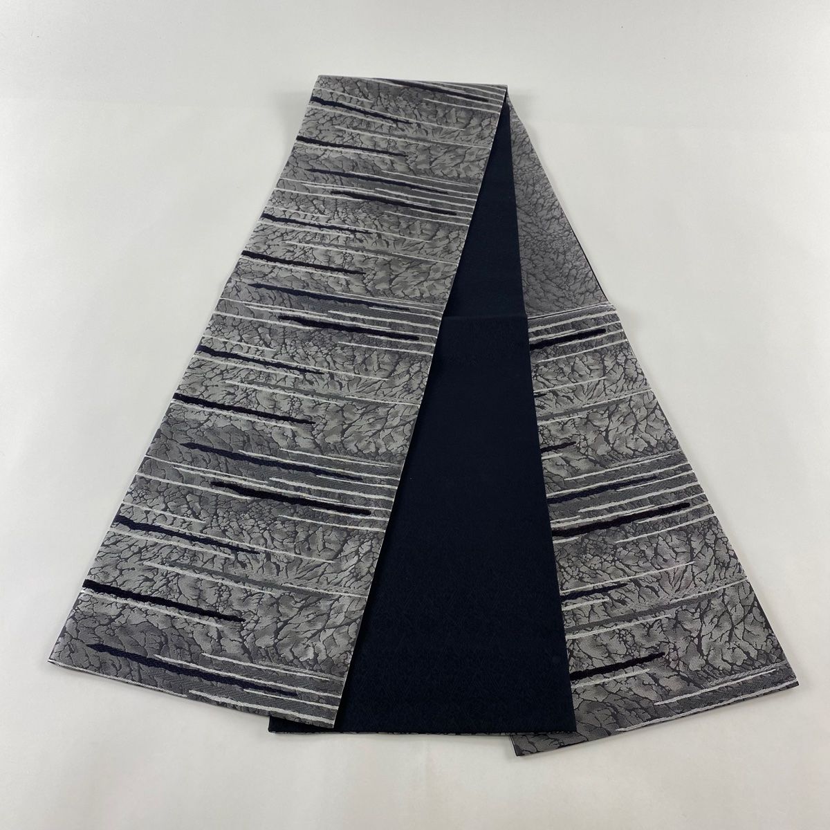 袋帯 美品 秀品 幾何学模様 灰色 六通 正絹｜中古・古着