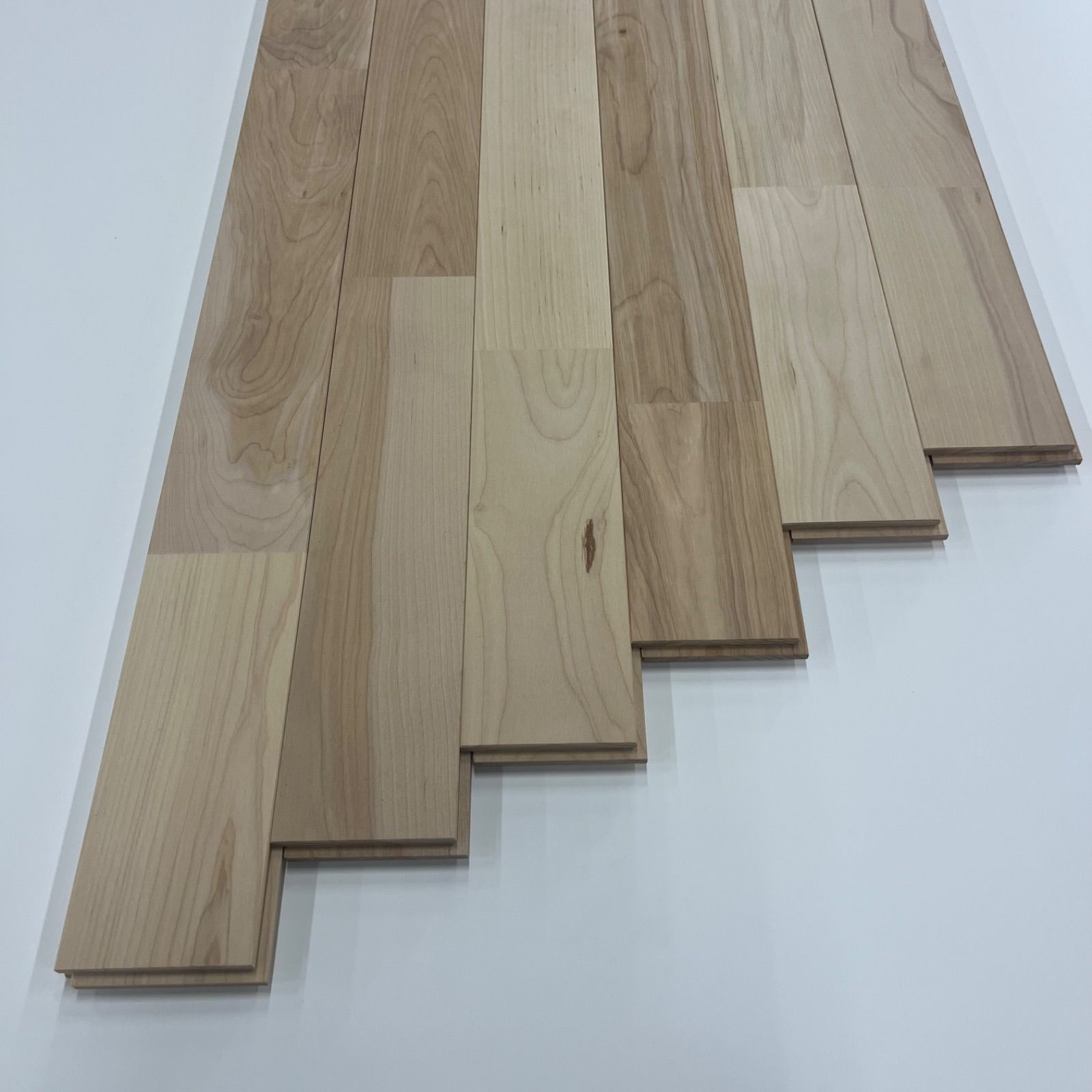 み 一部地域を除く 品 処分価格 受注生産 無垢カバ桜ユニフローリング塗装品 赤白節あり