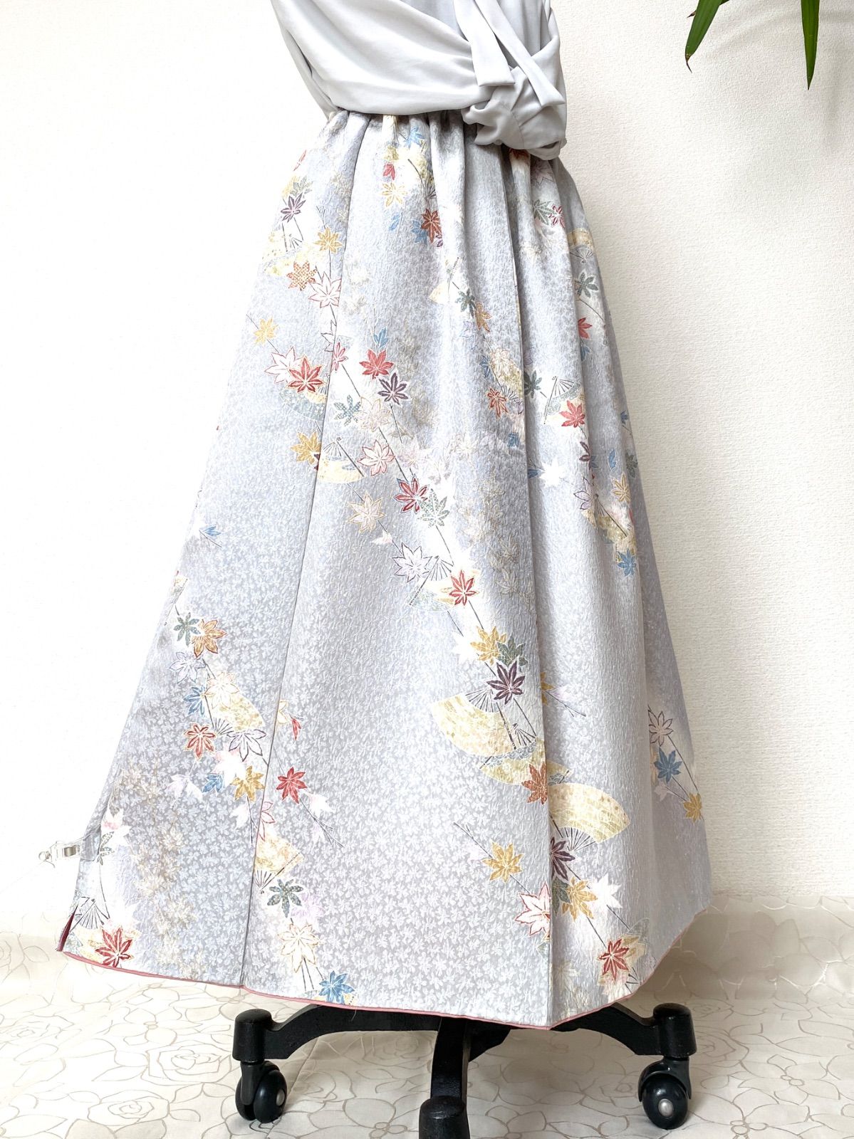 大人 着物スカートフリーサイズ着物リメイクウエストゴムロングスカートフリーサイズ みハンドメイドNO.5702