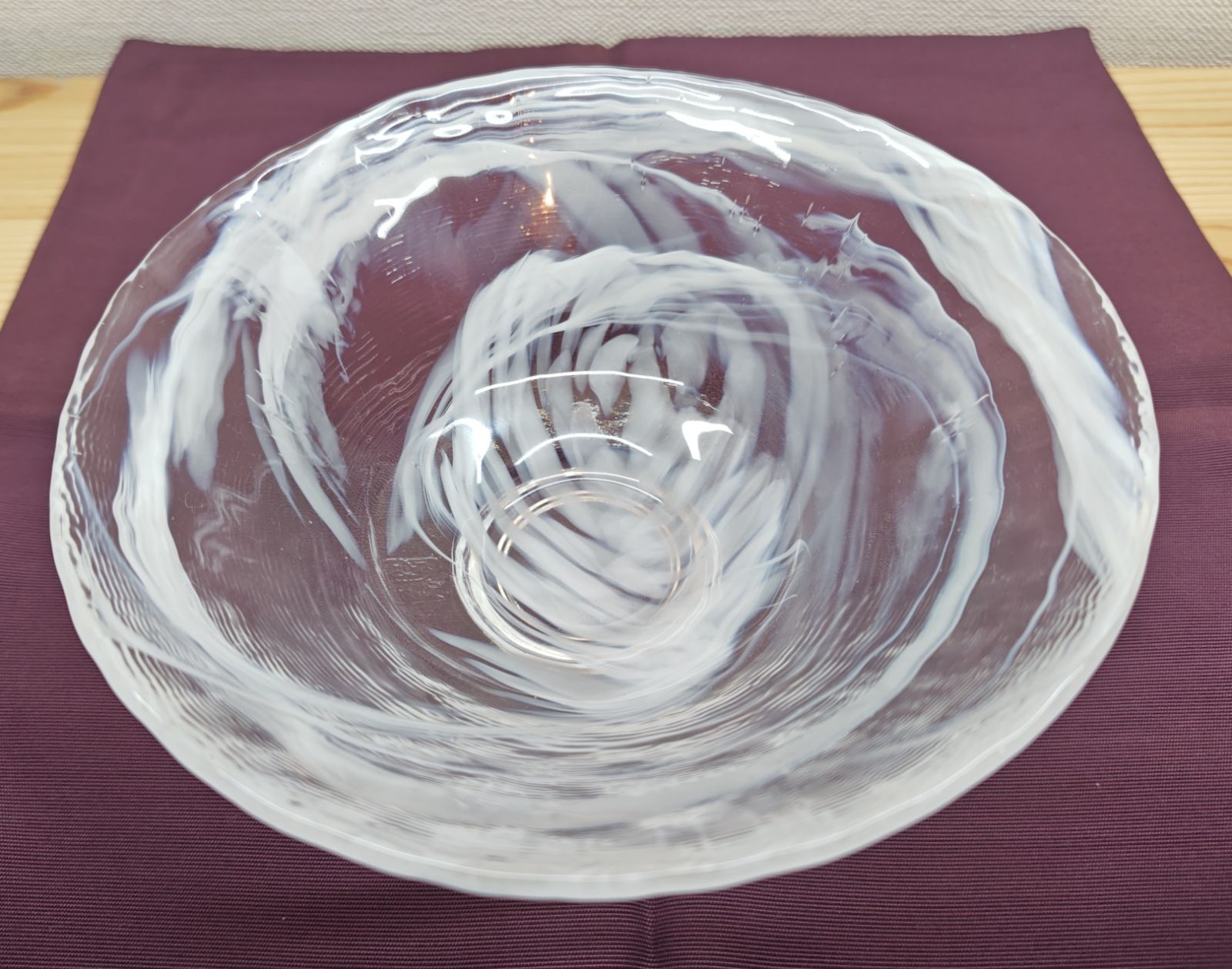 送料込【逢絢亭・新品】茶道具 茶碗 平茶碗 義山 瑠璃の図 東太武朗 紙箱入り 送料込【逢絢亭・新品】茶道具 茶碗 平茶碗 義山 瑠璃の図 東