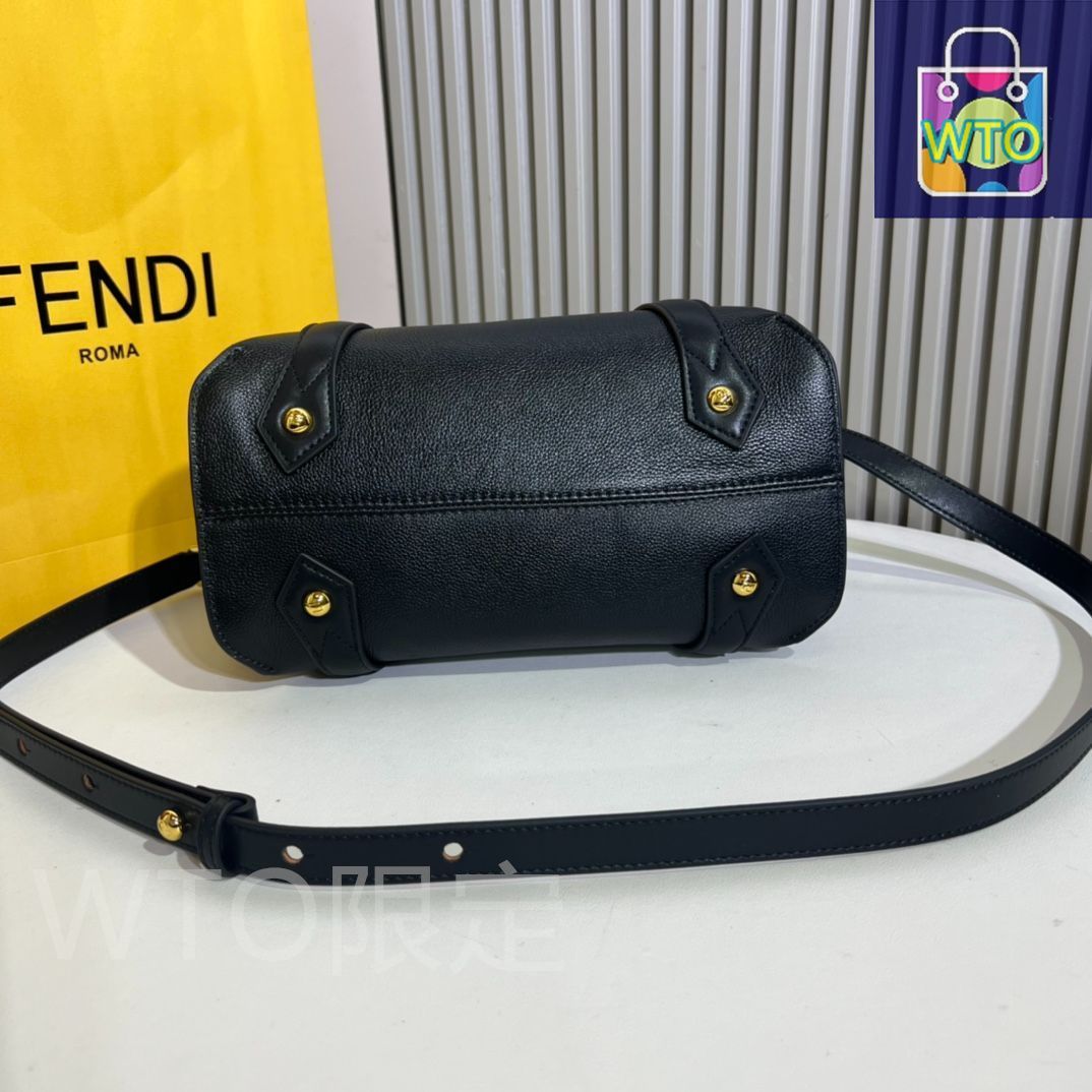 FENDIショルダーバッグ、リュックサック、手首バッグ、ポーチ