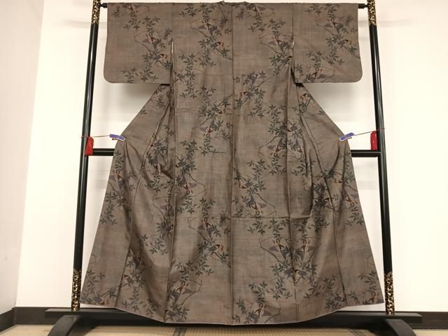 平和屋着物○本場大島紬 9マルキ 枝花鳥文 正絹 逸品 AAAU0277np  