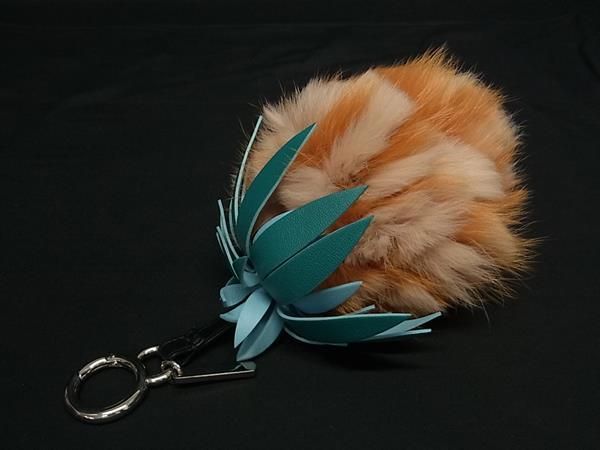 □新品同様□ FENDI フェンディ ポンポンチャーム ファー キーホルダー  