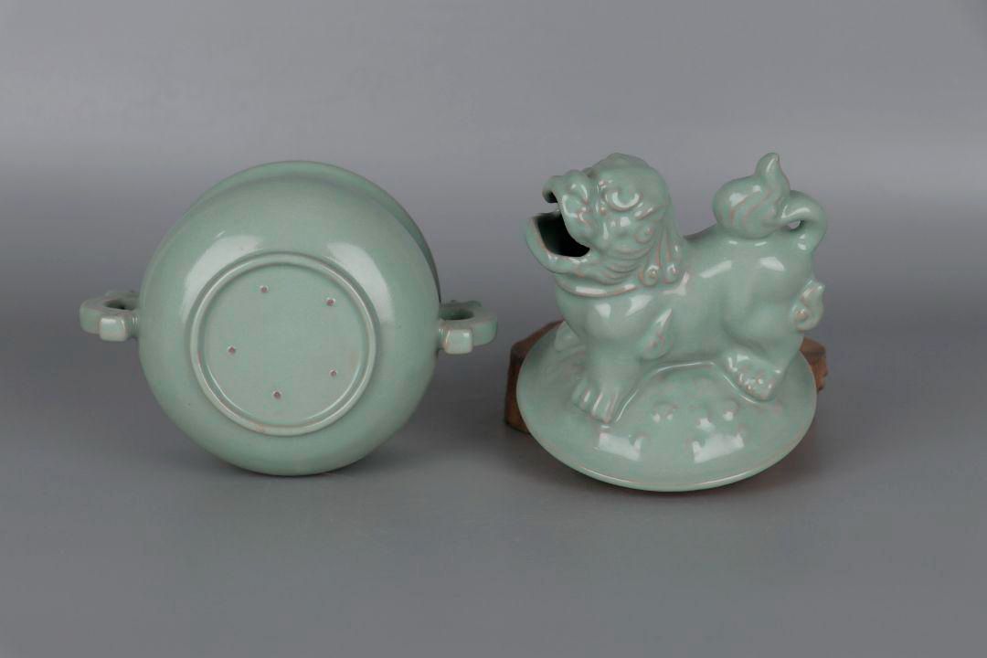 宋汝窯開片釉獅子蓋薫香炉 景徳鎮 陶磁器 装飾品 現代工芸品 美術品 置物 宋汝窯開片釉獅子蓋薫香炉 景徳鎮 陶磁器 装飾品 現代工芸品
