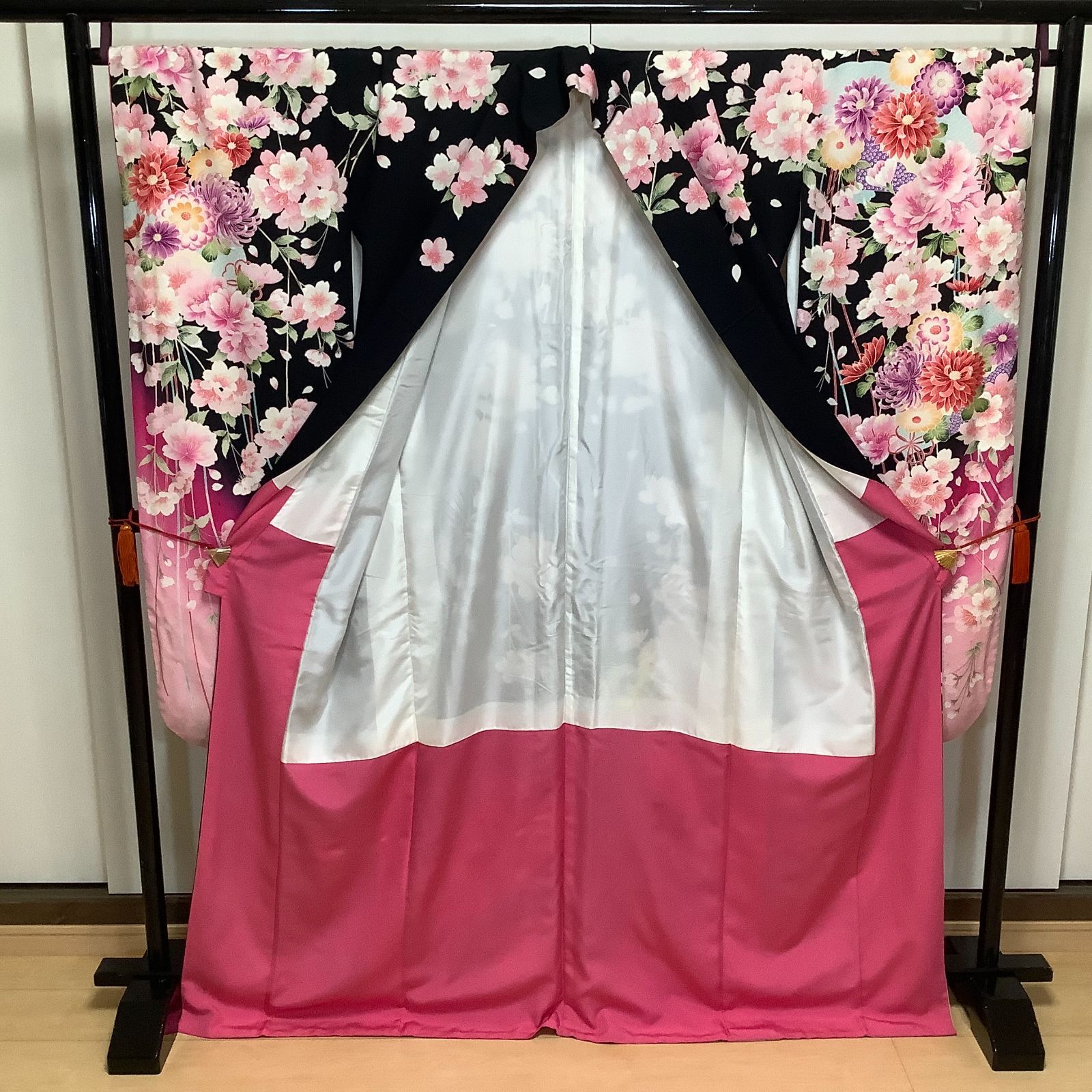 振袖 身長157-172cm 黒 桜　正絹 振袖 身長157-172cm 黒 桜正絹