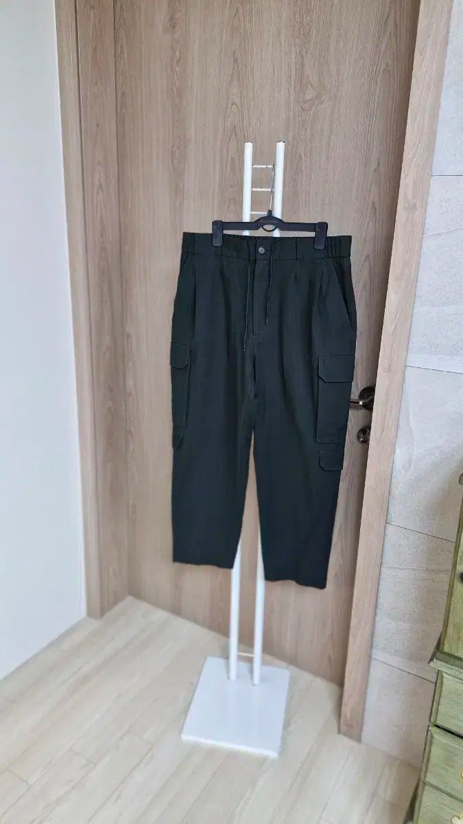 TIME HOMME リラックスフィット カーゴバンディング パンツ| 34 |コットンスパンデッド|ブラックトーンディープグリーン