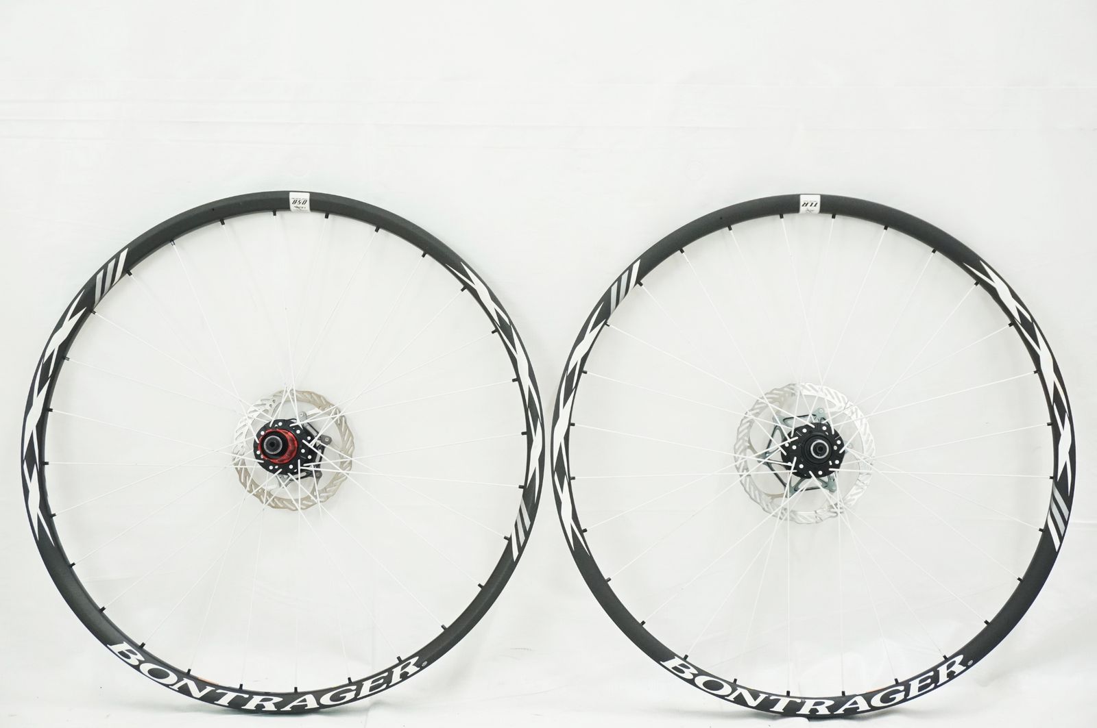 超レア美品カーボンBONTRAGER レースXXXライト１０速 後輪ホイール 超レア美品カーボンBONTRAGER レースXXXライト10速 後輪ホイール