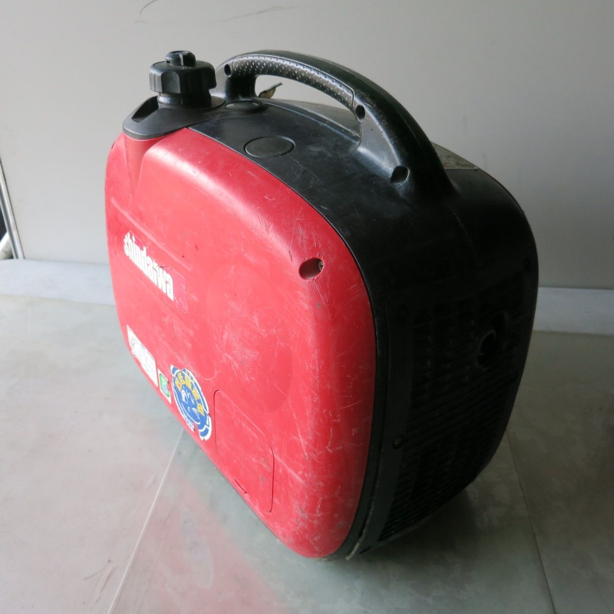 ガソリン インバーター 発電機 100V iEG1600M-Y 防音型 やまびこ 新