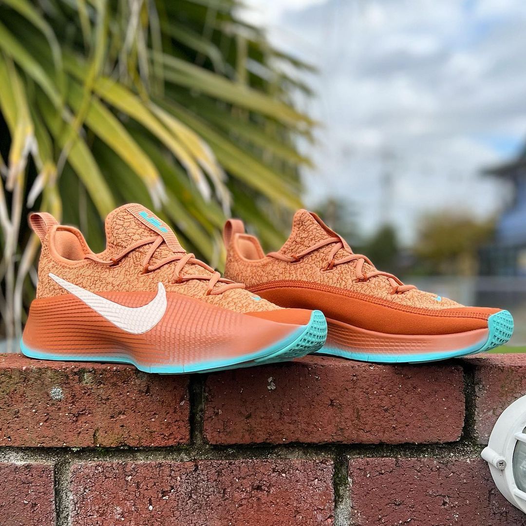 NIKE LEBRON TR 1 