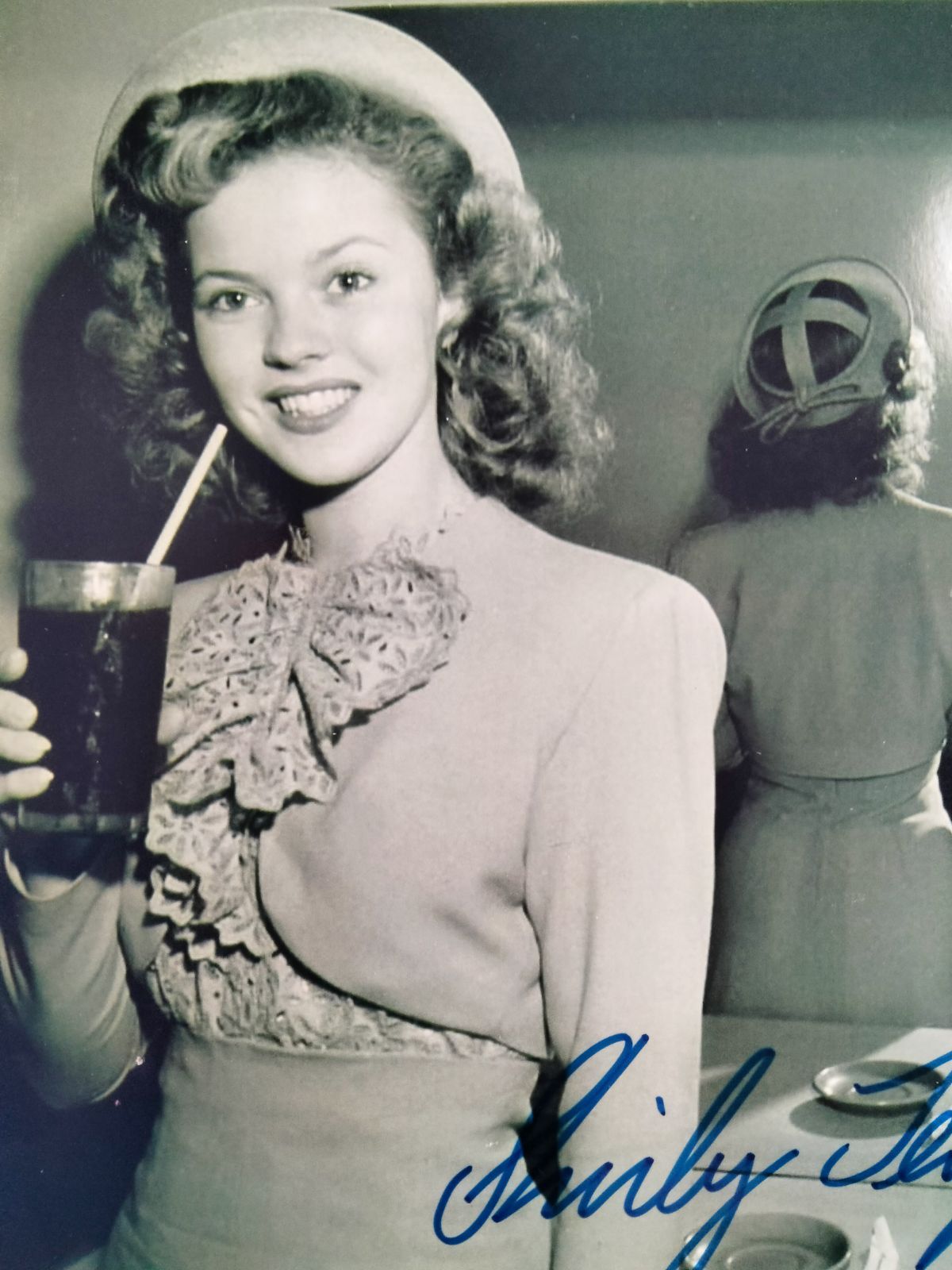 シャーリー・テンプル直筆サイン入り超 大型写真…Shirley 〜 【公式通販】