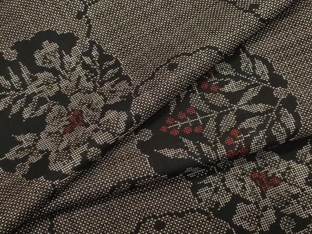 平和屋着物○本場大島紬 7マルキ 泥染め 雪輪南天花文 正絹 逸品  