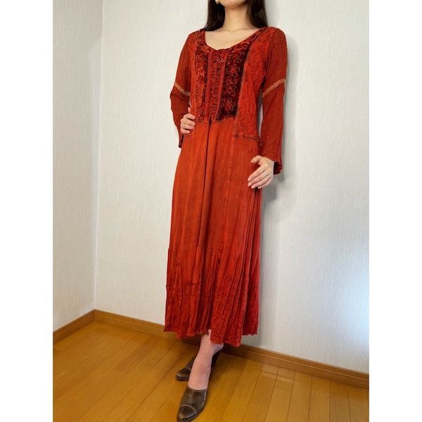 エスニック刺繍vintageロングワンピース（赤） - メルカリ