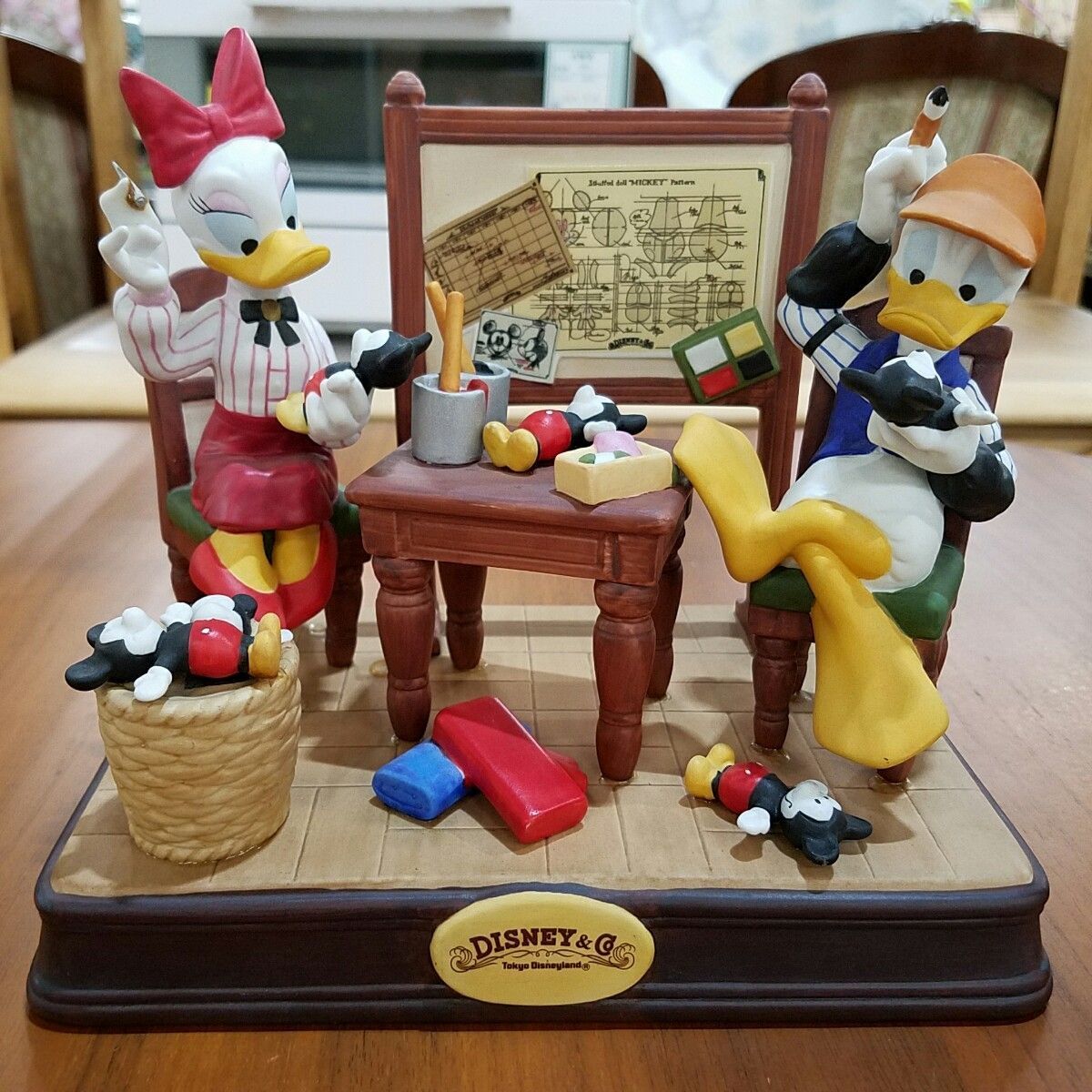 レア ディズニー&カンパニー ドナルド デイジー置物-