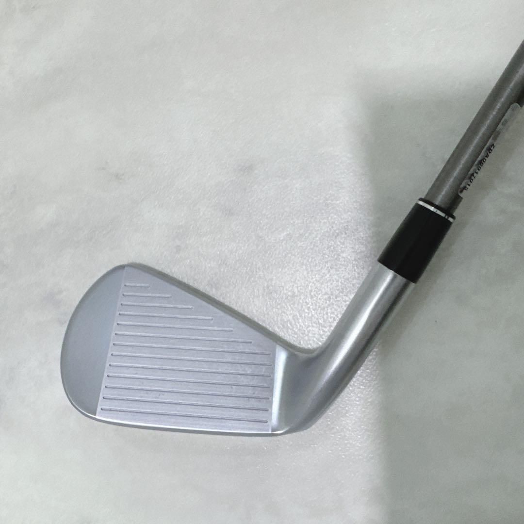 新品グリップ 美品 SRIXON ZX5MK2 7番アイアン スチールファイバー 新品グリップ 美品 SRIXON ZX5MK2 7番アイアン スチール