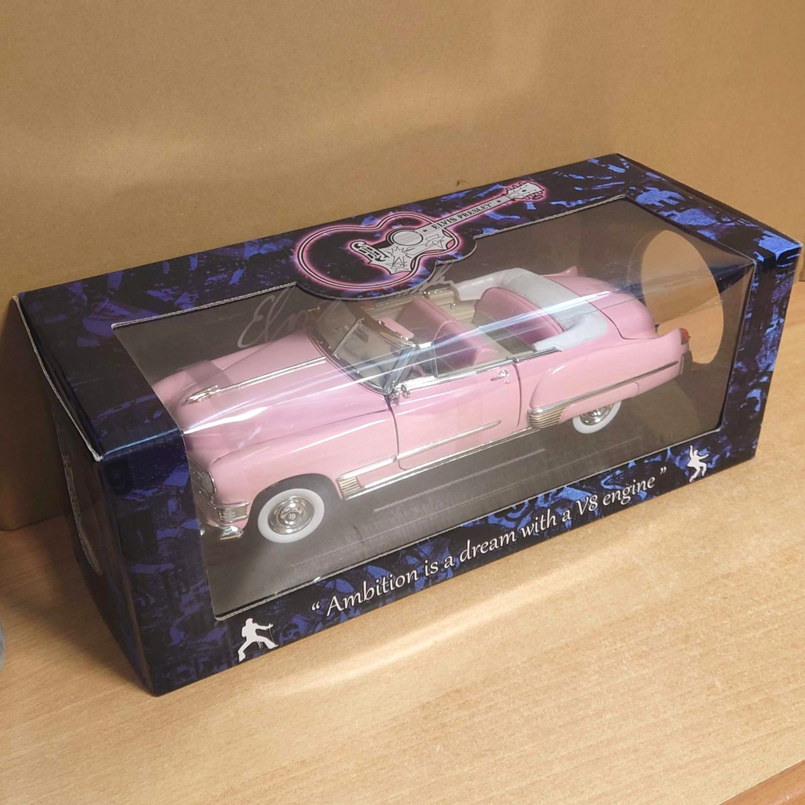 1/18 ピンクキャデラック シリーズ62 クーペオープンカー 1949 ダイ