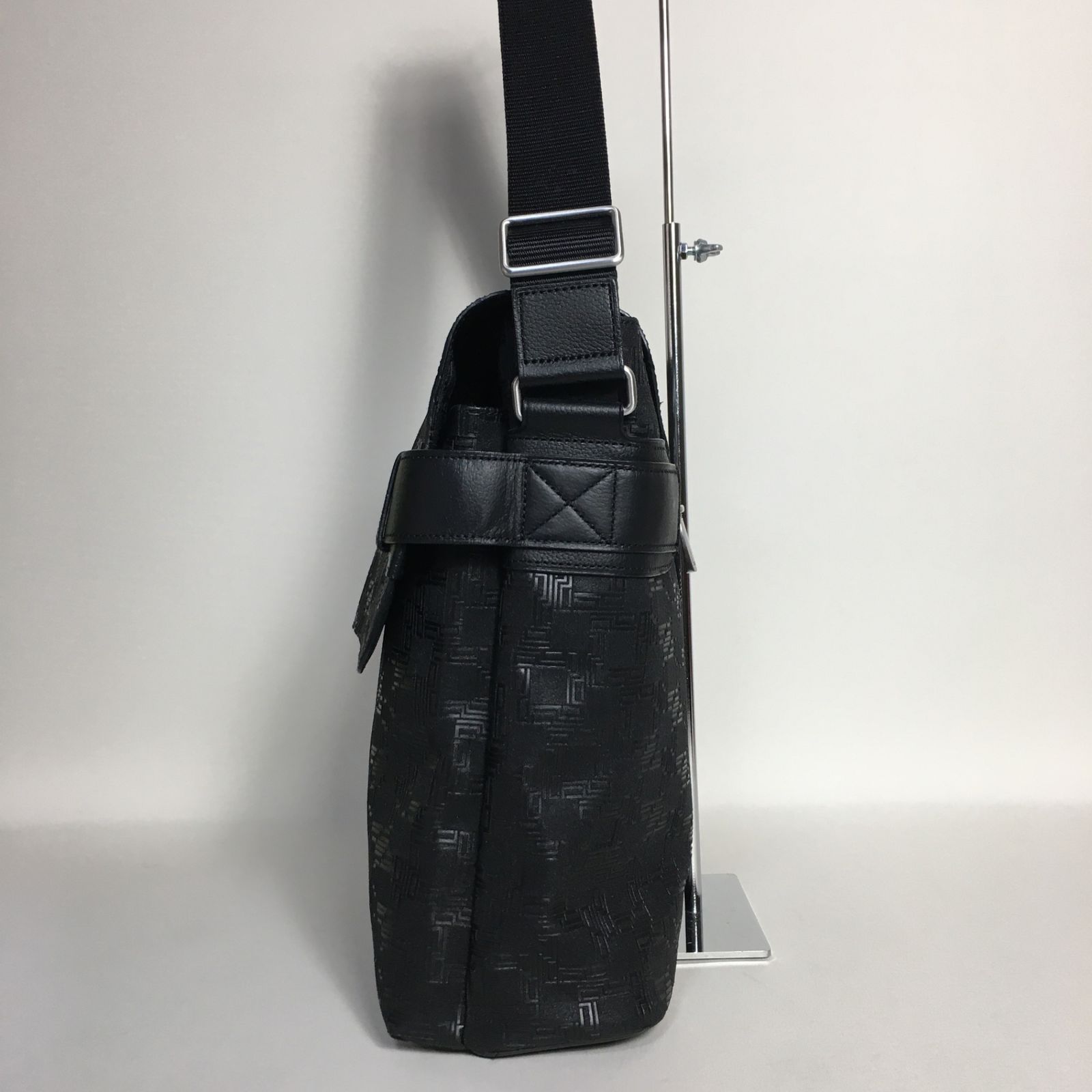 2505-14｜美品｜ダンヒル ショルダーバッグ PVC レザー ブラック 2505-14｜美品｜ダンヒル ショルダーバッグ PVC レザー ブラック