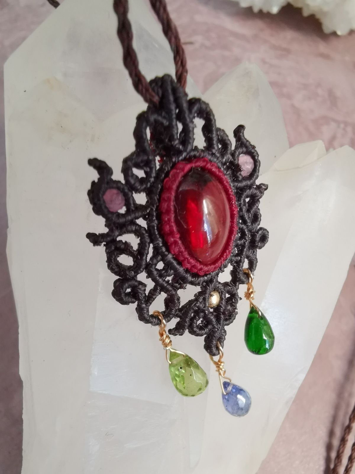 魔女のブローチ(マクラメネックレス) アウトレット アベンチュリン