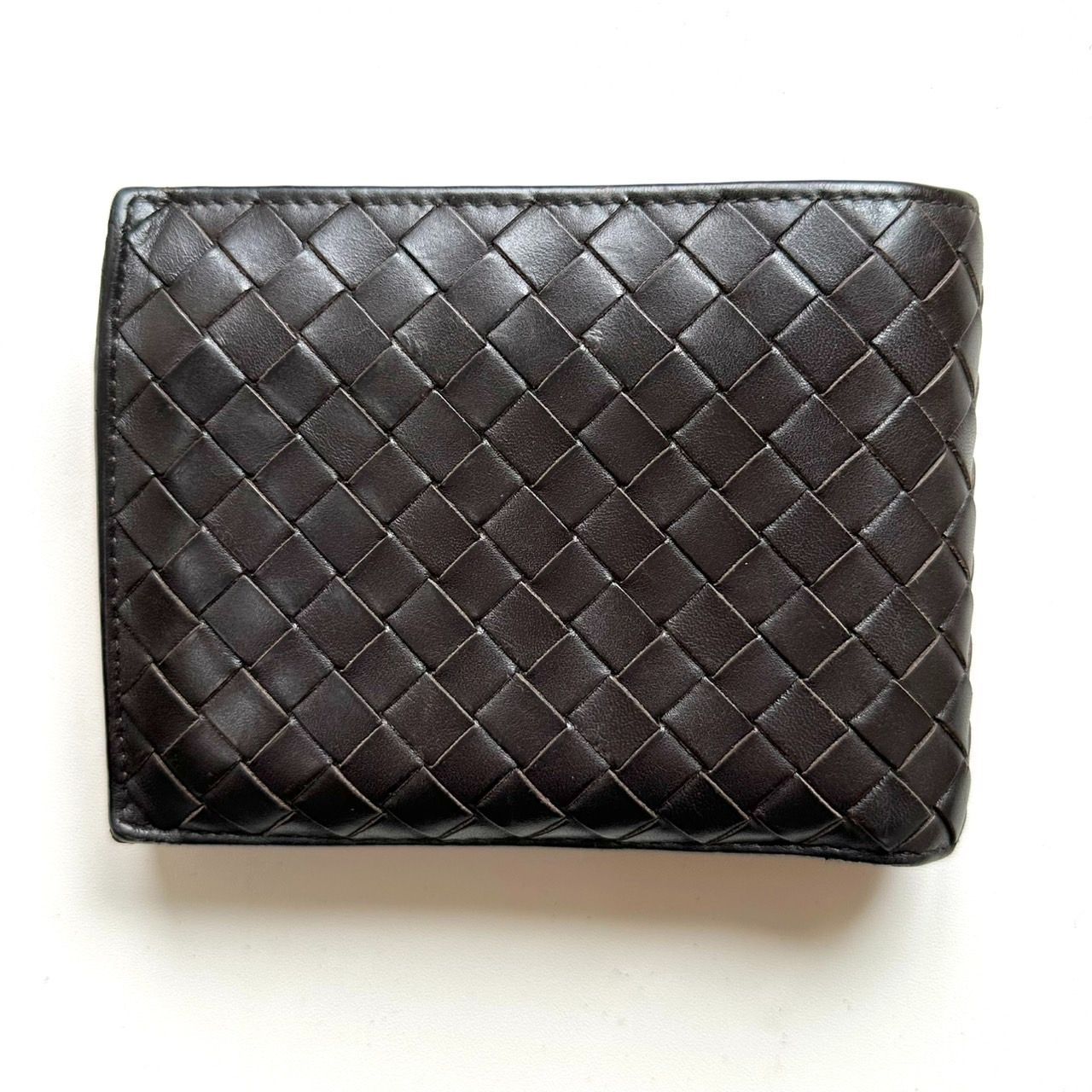 BOTTEGA VENETA イントレチャート　ダークブラウン　2つ折り財布 BOTTEGA VENETA イントレチャート二つ折り財布 ダークブラウン
