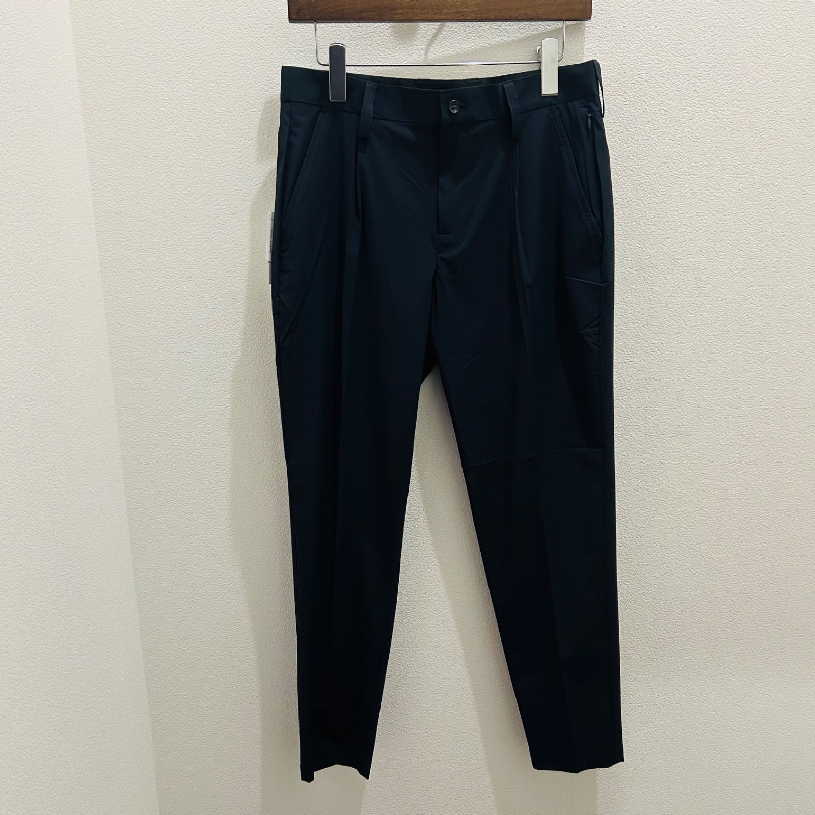 V12 未使用 ゴルフ パンツ スリム サイズ XL V12 未使用 ゴルフ パンツ スリム サイズ XL