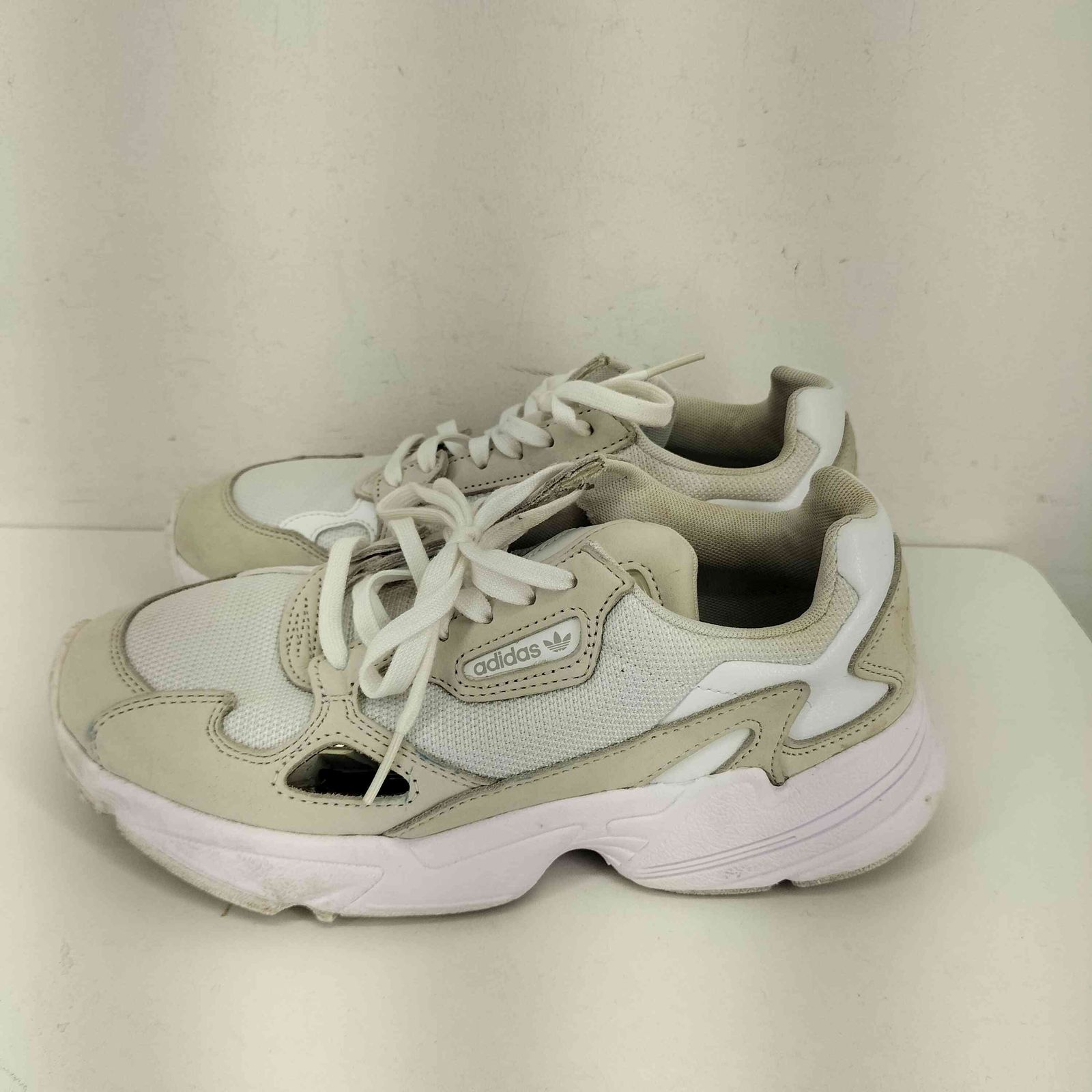 アディダスオリジナルス adidas Originals falcon w スニーカー