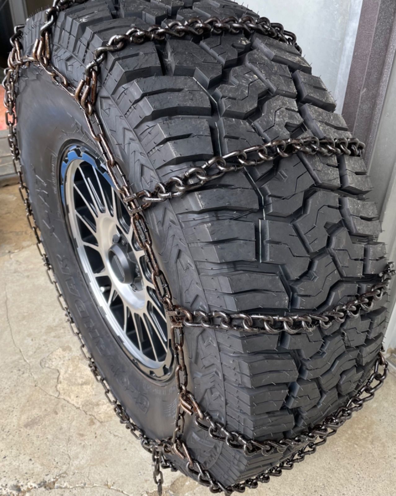 グランエース用タイヤチェーン バンド付き