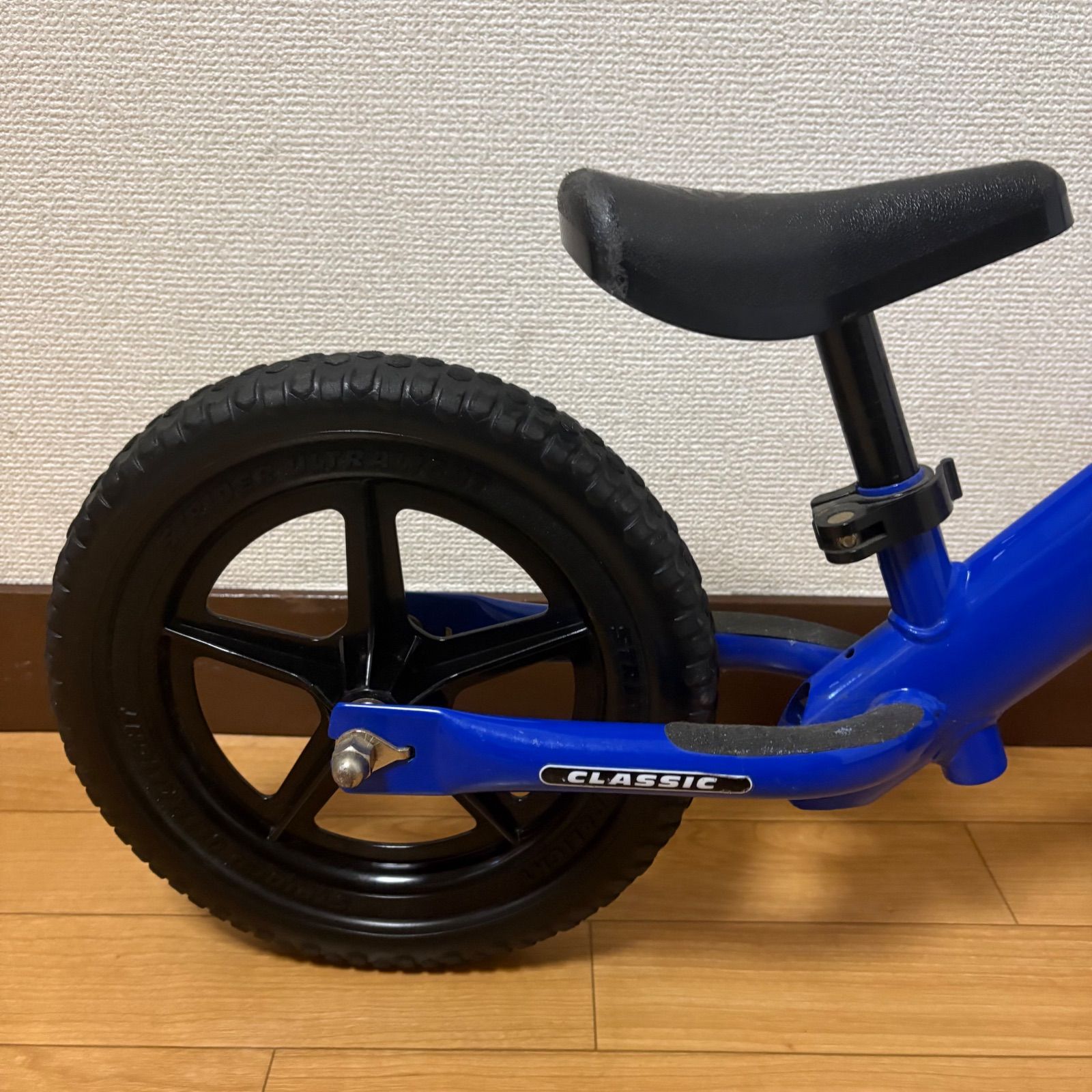 ストライダー　クラッシック12 ブルー　1歳半〜5歳　27kgまで　日本正規品 Amazon.co.jp: STRIDER(ストライダー) 12 クラシック バランス