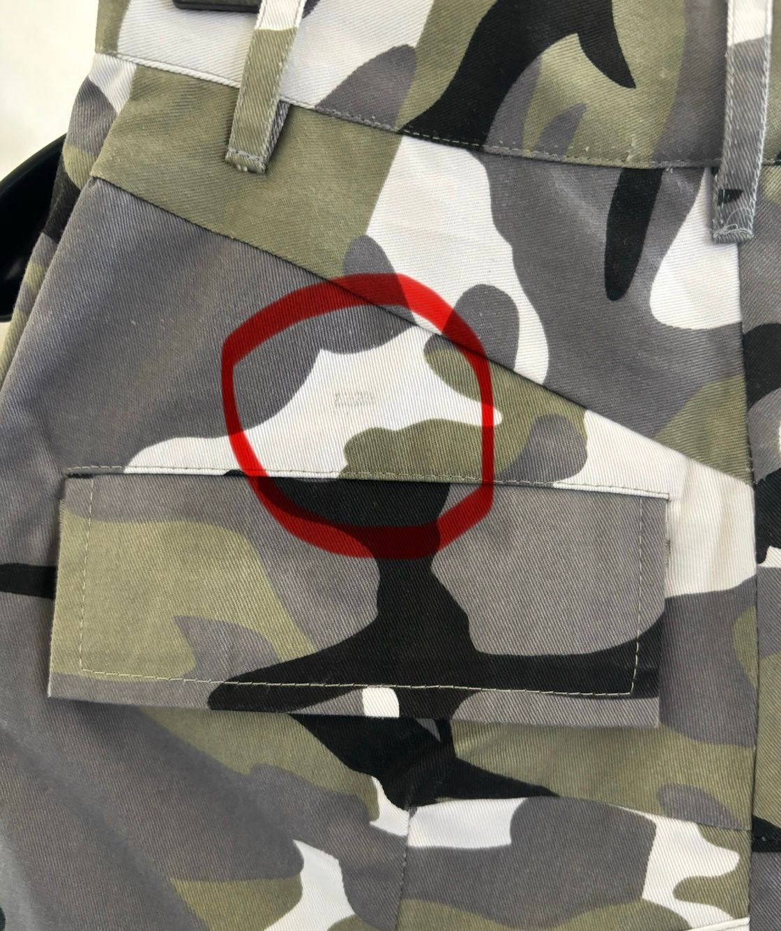 【新品】VETEMENTS ベトモン カモフラカーゴパンツ 定価146,300円 新品】VETEMENTS ベトモン カモフラカーゴパンツ 定価146,300円