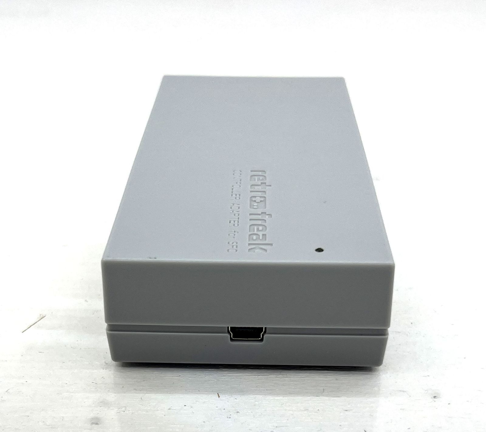 盛岡24-0030】レトロフリーク コントローラーアダプター 5ポート (SFC