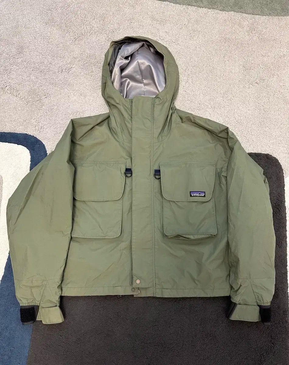 M patagonia パタゴニア カーキ オリーブ SST 個体 ウィンドブレーカー