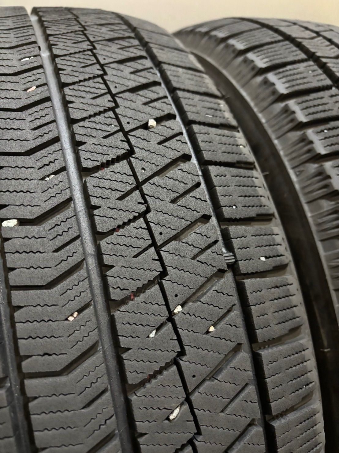 エスティマ等 215/60R17 ブリヂストン ブリザックVRX2 4本 売切