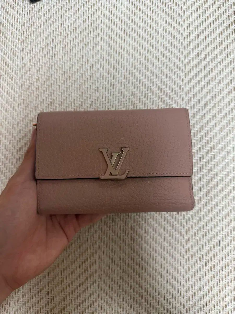 Louis Vuitton ルイヴィトン カプシーヌ 財布