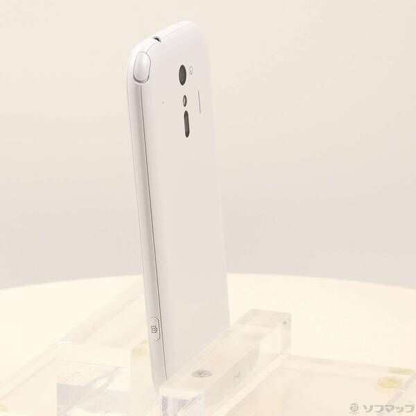 中古品〕 らくらくスマートフォン 32GB ホワイト F-42A docomo