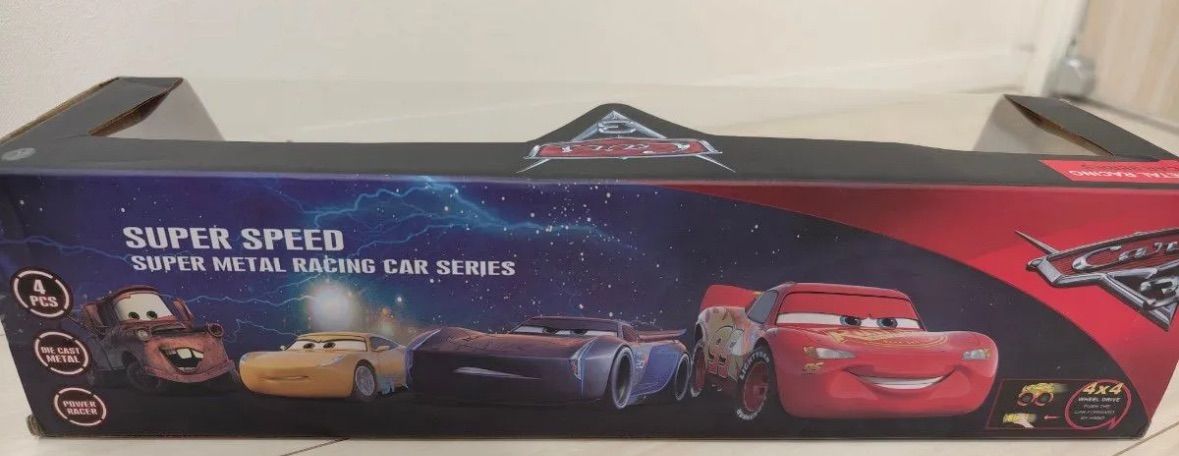 送料込み カーズ モンスタートラック 4点セット 新品未使用