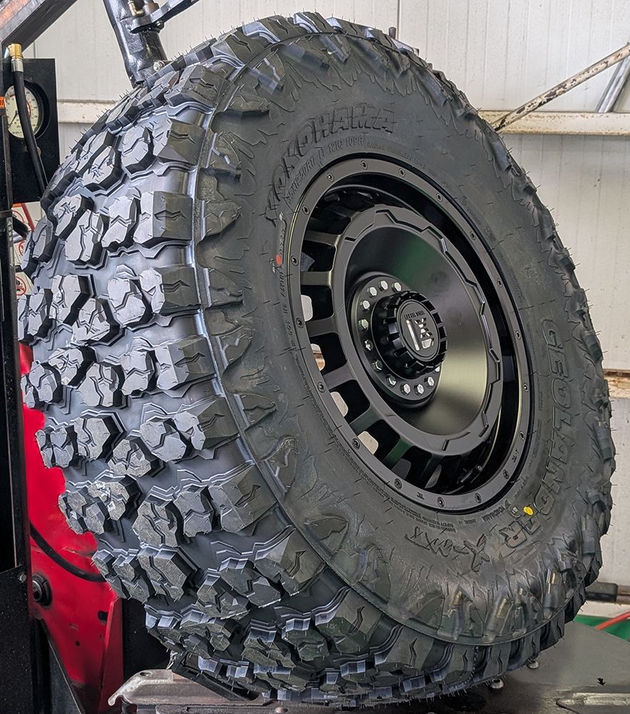 37x12.50R17