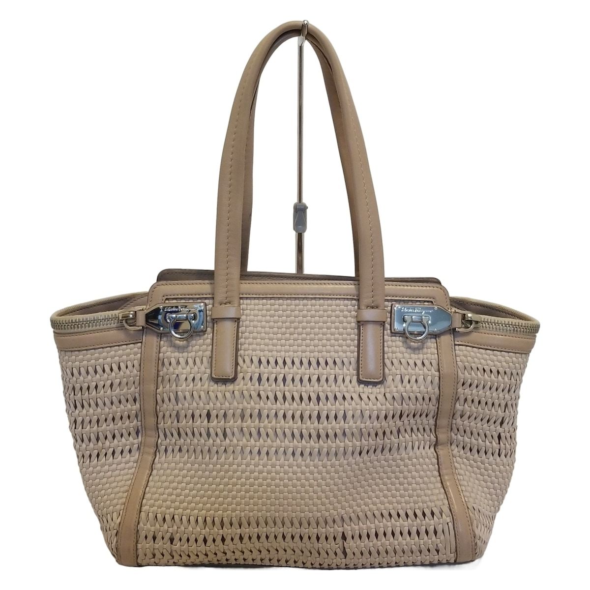 FERRAGAMO|SalvatoreFerragamo サルバトーレフェラガモ ハンドバッグ アリアンナ ピンクベージュ×ベージュ レザー