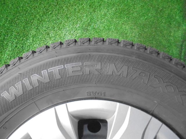 トヨタ ハイエースバン 純正スチールホイール 195/80R15タイヤ4本