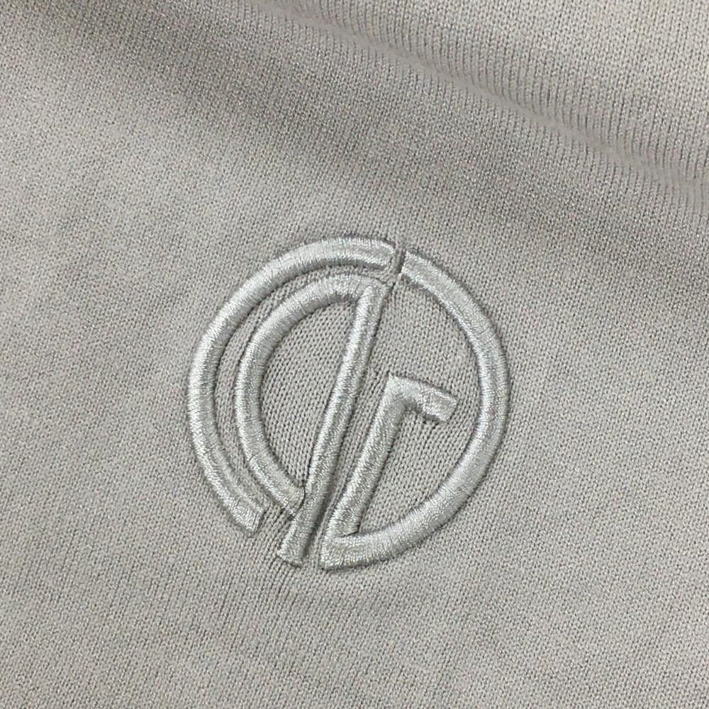 【超美品】CPG セーター ライトグレー×ベージュ 立体ロゴ刺しゅう サイド・袖下ロゴ ニット メンズ 2(M) ゴルフウェア CPG 超美品】CPG セーター ライトグレー×ベージュ 立体ロゴ刺しゅう