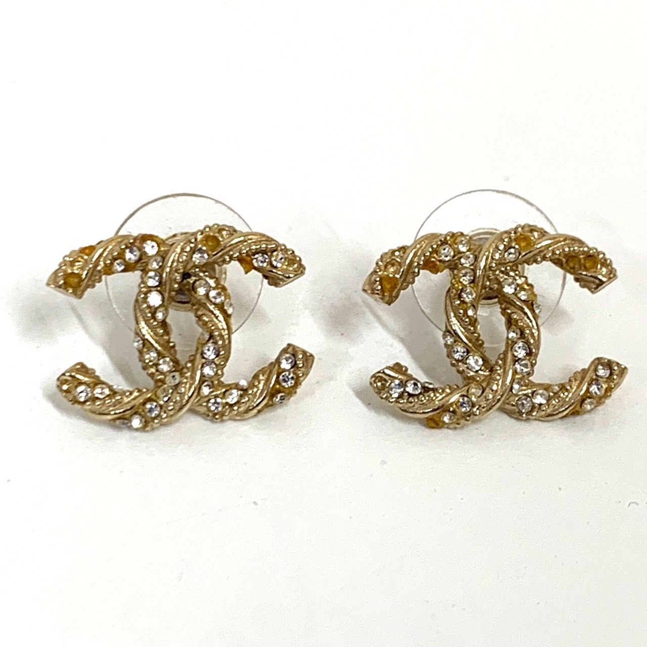 CHANEL ツイストデザイン ピアス CHANEL ツイストデザイン ピアス - メルカリ