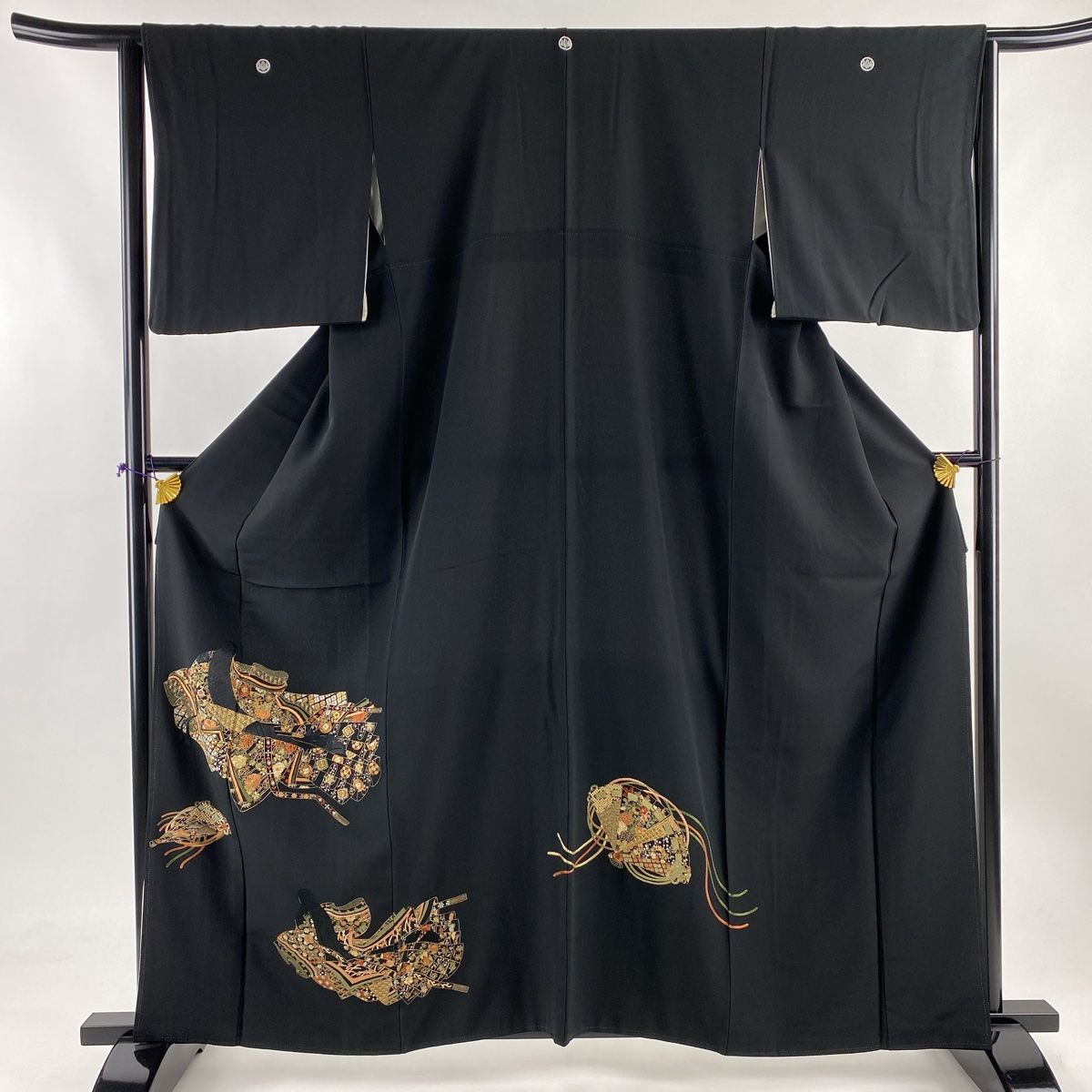 黒留袖 身丈161cm 裄丈64cm M 袷 姫 桧扇 刺繍 金糸 黒 正絹 秀品