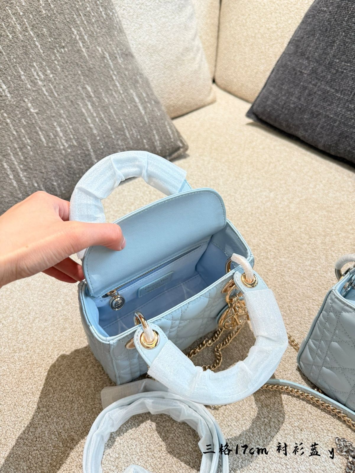 今日特価】Dior Lady Dior ブルー ハンドバッグ シャツブルー