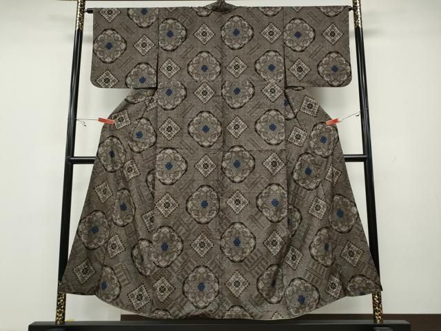 平和屋着物 本場大島紬 龍郷絣 菱吉祥花文 正絹 CAAY4809ut