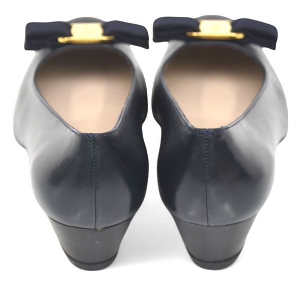 美品■サルヴァトーレフェラガモ　ヴァラリボン　パンプス　アーモンドトゥ　22.5 サルヴァトーレフェラガモ ヴァラリボン アーモンドトゥ