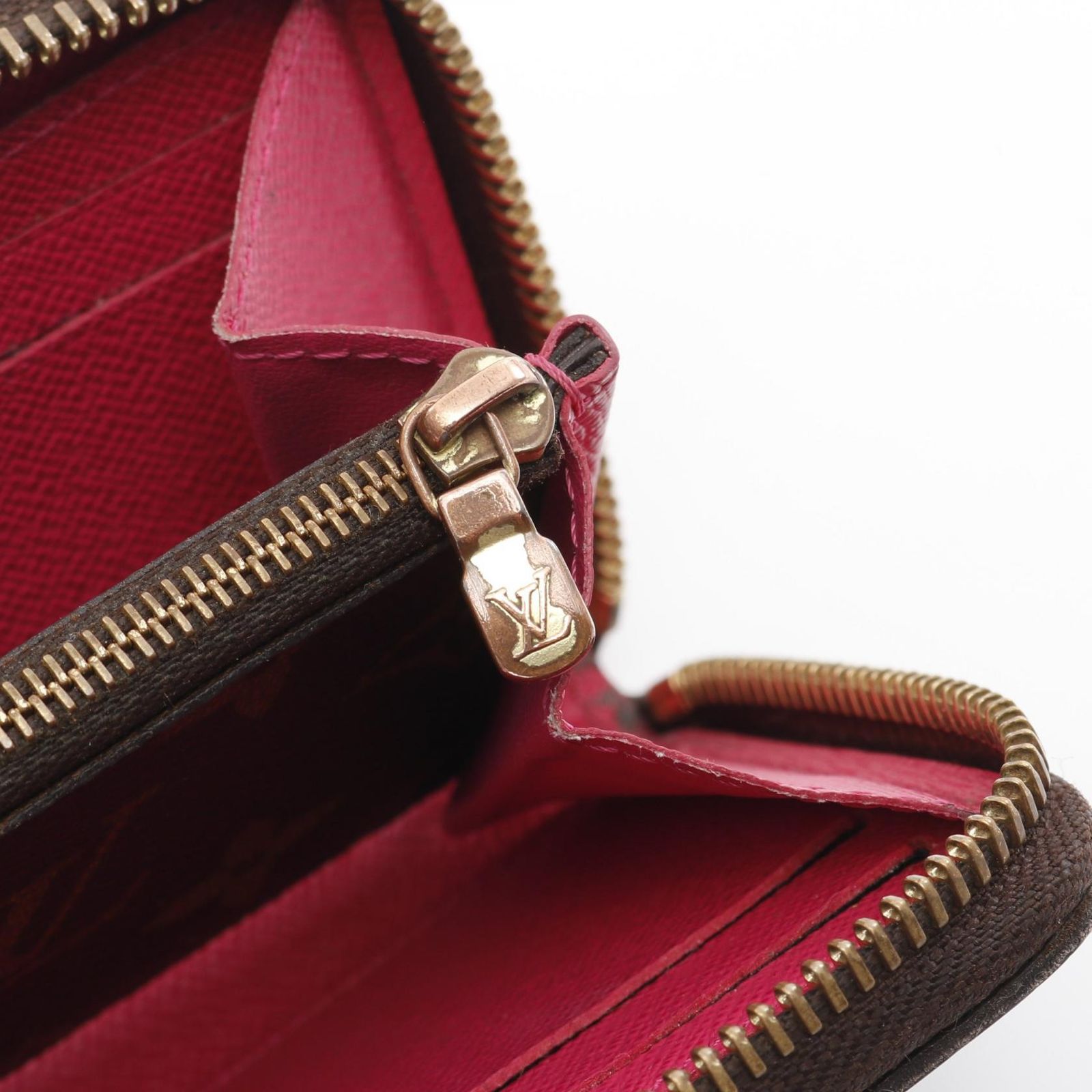 VUITTON