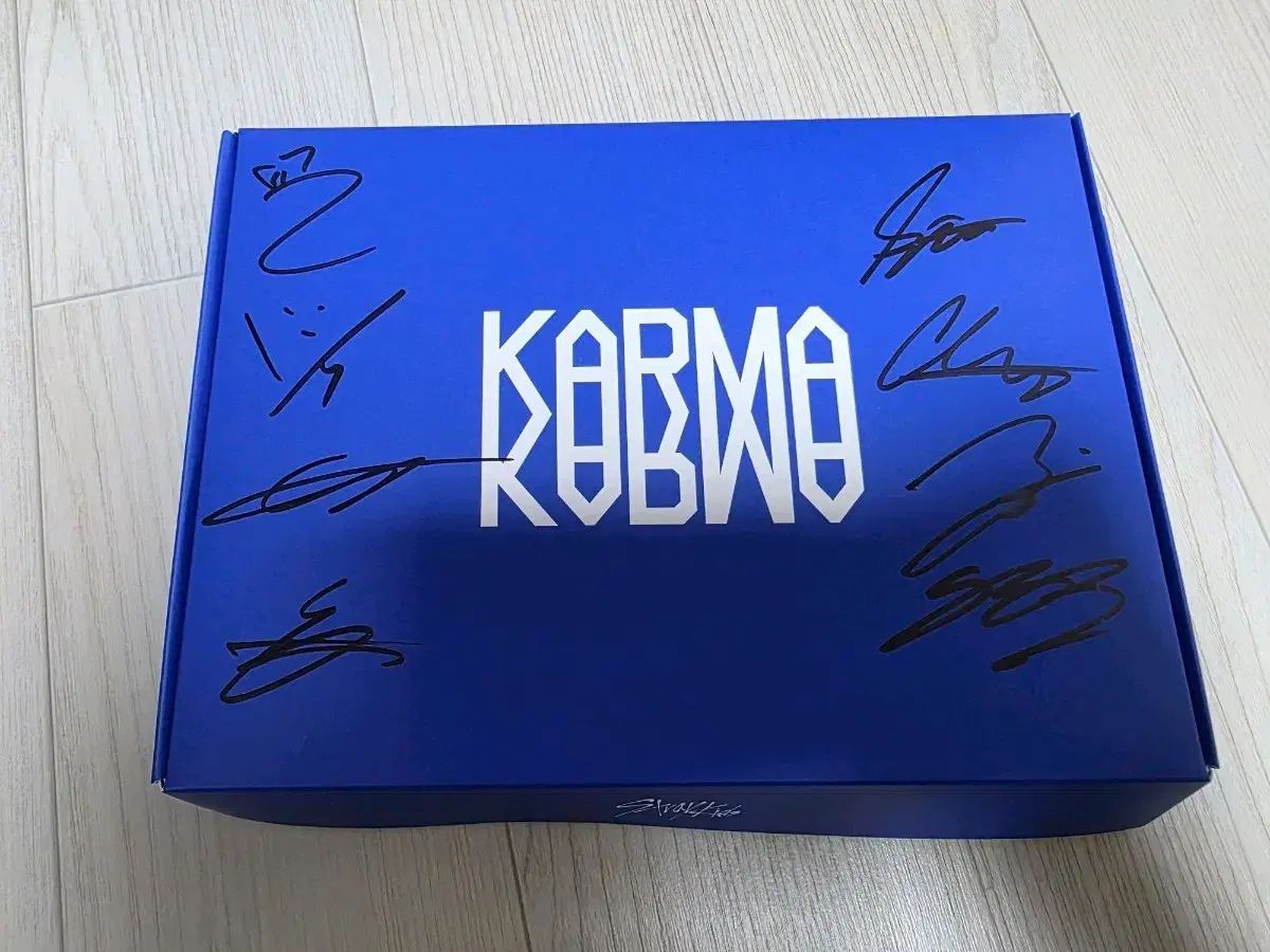 StrayKids スキズ KARMA アメリカ サイン入り I.N StrayKids スキズ KARMA アメリカ サイン入り I.N Stray Kids