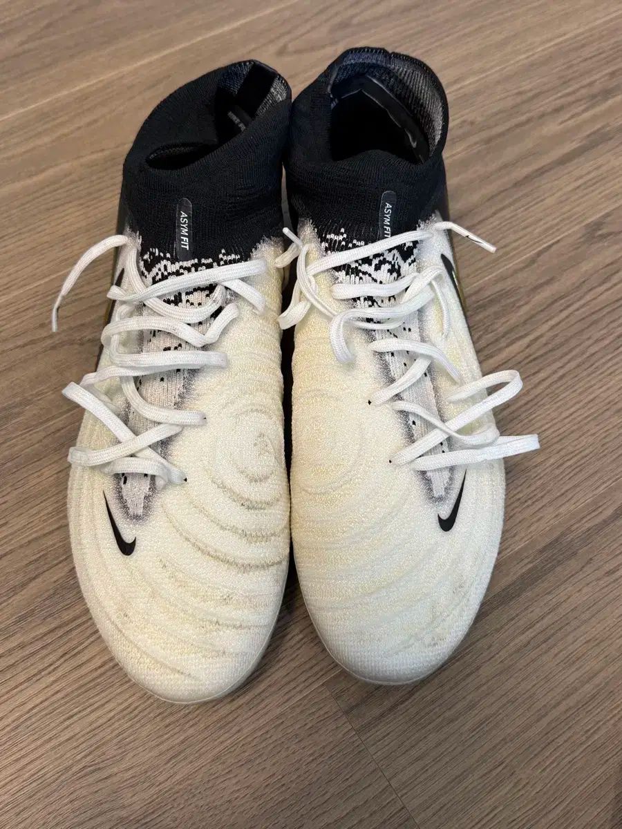 NIKE(ナイキ) サッカーシューズ ファントム ルナ 2 エリート FG NIKE(ナイキ) サッカーシューズ ファントム ルナ 2 エリート FG