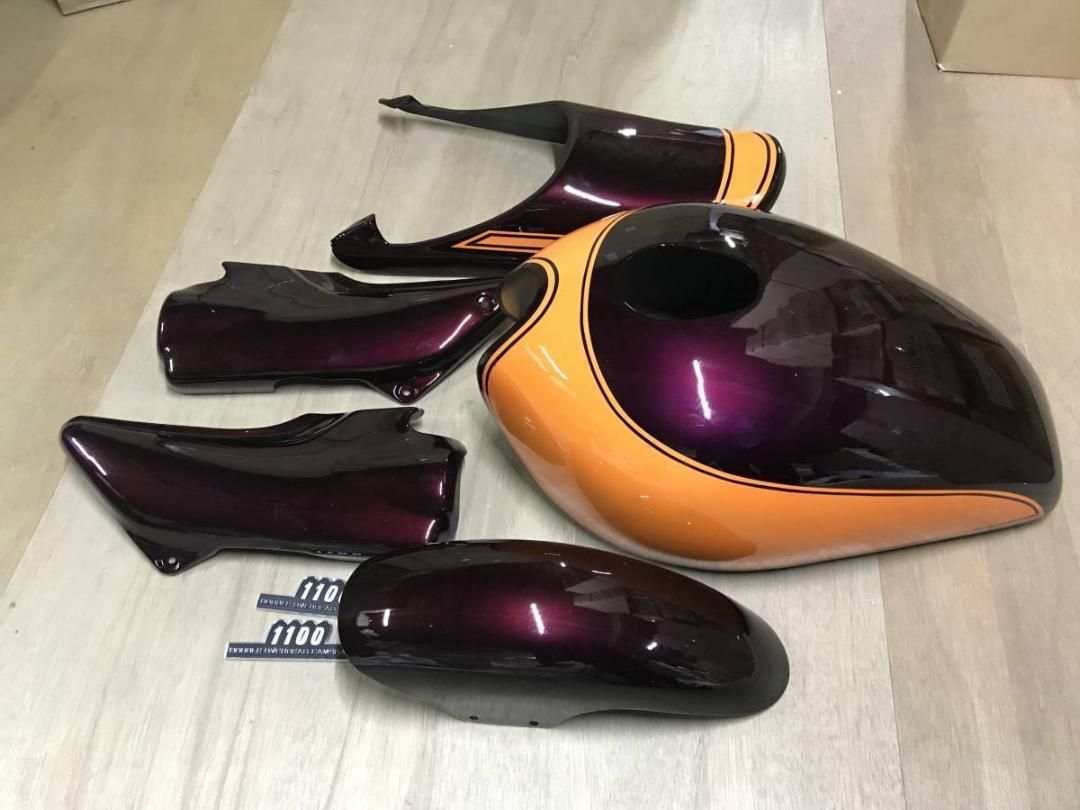 ゼファー１１００　外装カバー　茶　火の玉 ゼファー1100 外装カバー 茶 火の玉 エンブレム/ 塗装済み セット