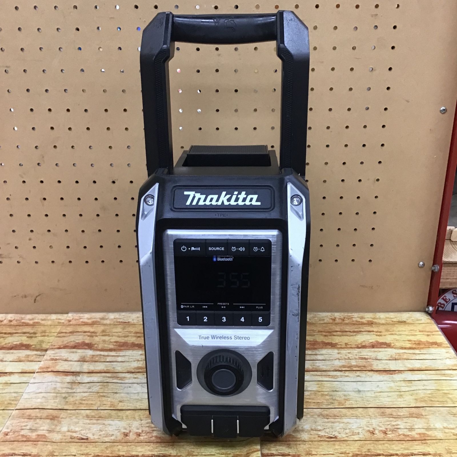 【新品】makita マキタ 現場ラジオ MR113B Bluetooth True Wireless Stereo搭載 充電式ラジオ マキタ MR113⁄MR113B 充電式ラジオ(バッテリ・充電器別売) ウエダ金物